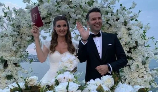 Mehmet Akif Ersoy'un eski eşine mesaj yağmuru