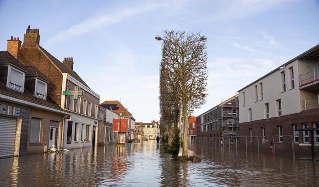 Fransa'da 5 bölgede sel uyarısı
