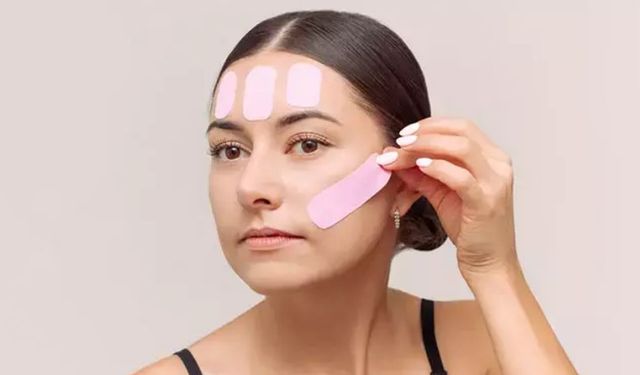 Sosyal medyada 'doğal botoks' deniyor! Yüz germe bantları işe yarıyor mu?