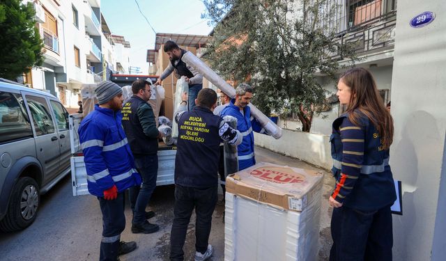 Buca Belediyesi'nden selden etkilenen ailelere eşya desteği