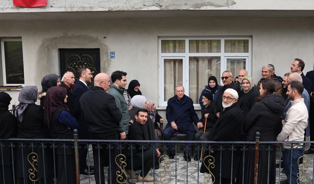 Cumhurbaşkanı Erdoğan, komşularıyla bayramlaştı