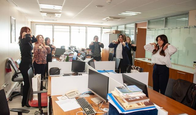 Karşıyaka Belediyesi'nde çalışanlar güne sporla başlıyor