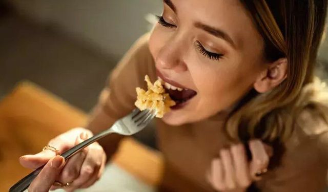 Yemekte 20 dakika kuralı! Kilo artışı ve sindirim sorunlarını önlüyor