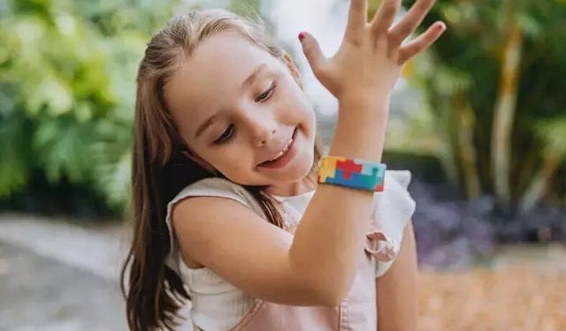 Otizm mi, ekran etkisi mi? Aileleri yanıltan kritik benzerlikler