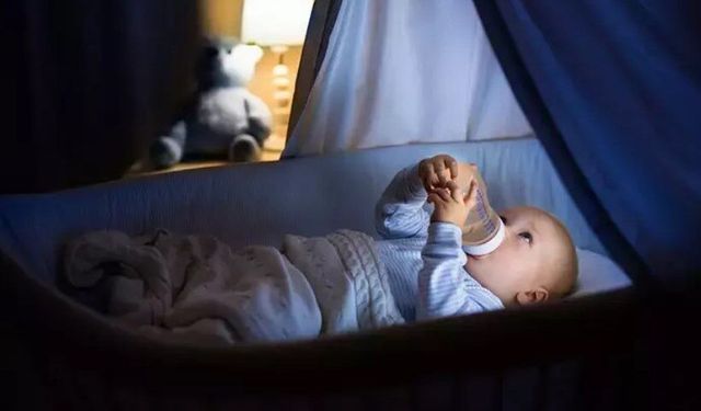 Masum sanılıyor ama tehlikeli! Gece sütü çocukların dişlerini çürütüyor