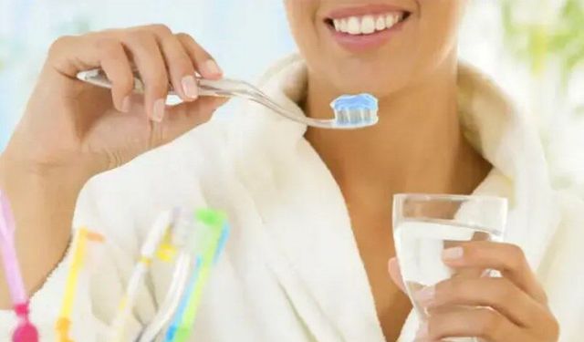 Diş fırçalamanın en iyi zamanı! Kahvaltıdan önce mi, sonra mı? Hekiminden net yanıt