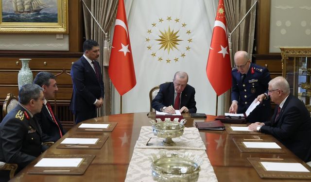Cumhurbaşkanı Erdoğan, YAŞ kararlarını imzaladı