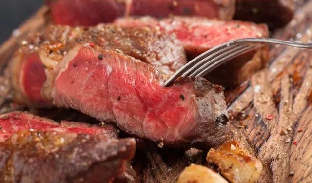 Protein tutkusu ömrü kısaltıyor mu? Yüksek protein trendine yeni uyarı