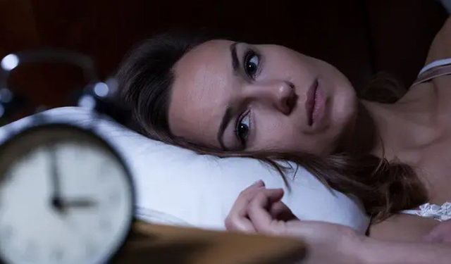 Saat 03.00’te uyanmanın sırrı ne? Sosyal medyadaki iddialara bilimsel yanıt
