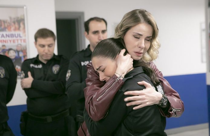 Arka Sokaklar dizisi Selda Bağcan'ın şarkısıyla ağlatacak