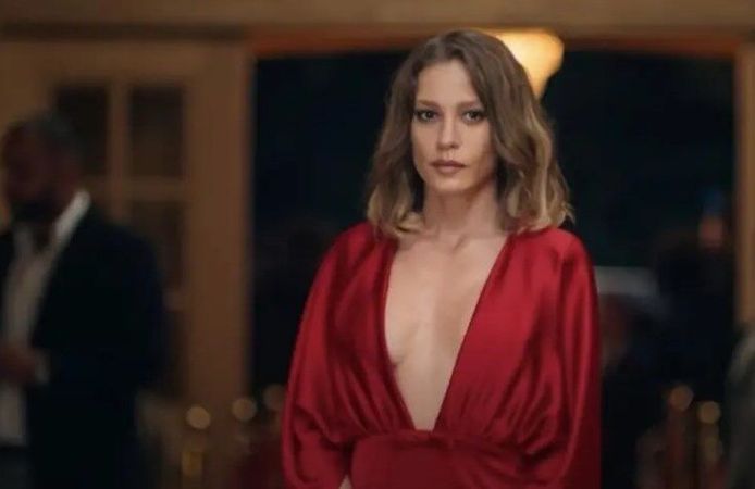 Hakkında gözaltı kararı çıkmıştı! Serenay Sarıkaya'dan açıklama gecikmedi!