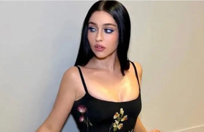 Cemre Baysel ameliyattan çıktı! 'Dualarınızı eksik etmeyin'