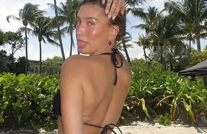 Hailey Bieber cesur pozlarla koleksiyonunu tanıttı