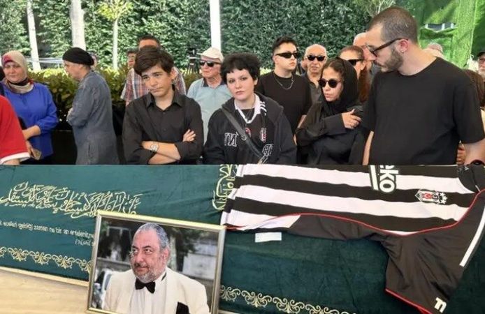 Reha Muhtar'ın tabutu başında ilginç anlar! Poyraz Mina'yı uyardı