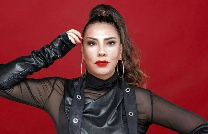 Işın Karaca'dan mutlu aile pozu! Yıllar sonra kızını paylaştı