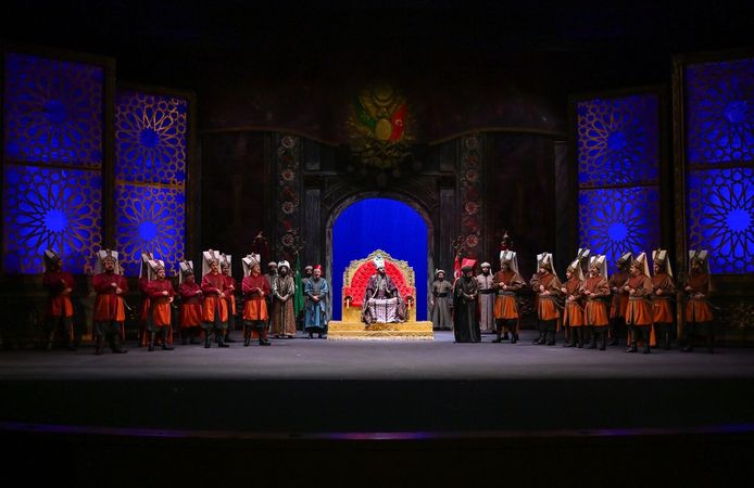 İzmir Devlet Opera ve Balesi, 'IV. Murat' Prömiyeri ile sezonu açtı