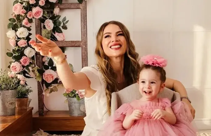 Fatoş Seğmen'in kızı neden vefat etti?