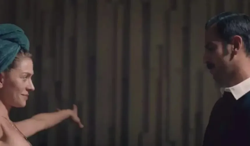 Veliaht'ın Derya ve Yahya'sının sansürlenen sahnesi çok konuşuldu! Havluyu çekip attı