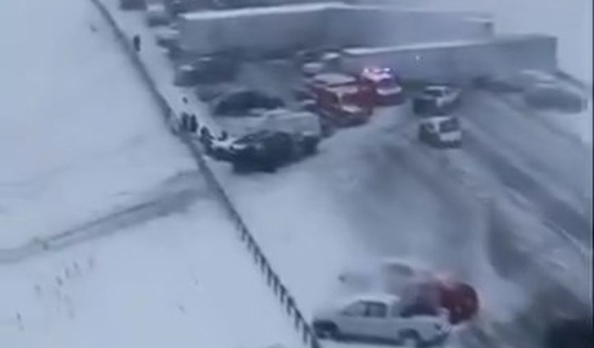 ABD’de 50 aracın karıştığı zincirleme kaza