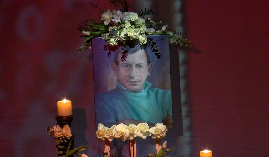 Haldun Dormen için Muhsin Ertuğrul Sahnesi'nde tören düzenlendi