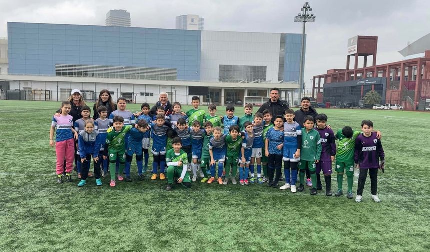 TFF 9-10 Yaş Çocuk Futbol Turnuvası İzmir’de devam ediyor