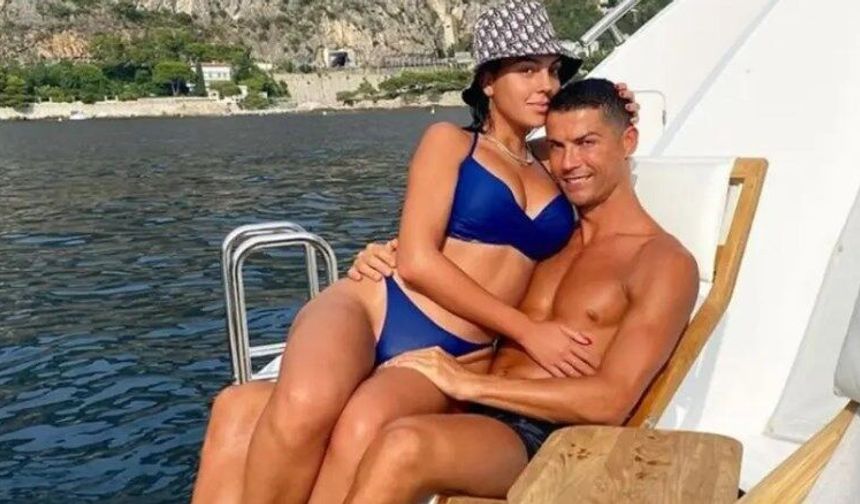 Ronaldo'nun nişanlısı Georgina Rodriguez'in derin dekolteli elbisesi eleştirildi