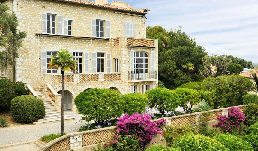 Fransa'da Renoir Müzesi'nde soygun: 9 milyon avroluk eser çalındı