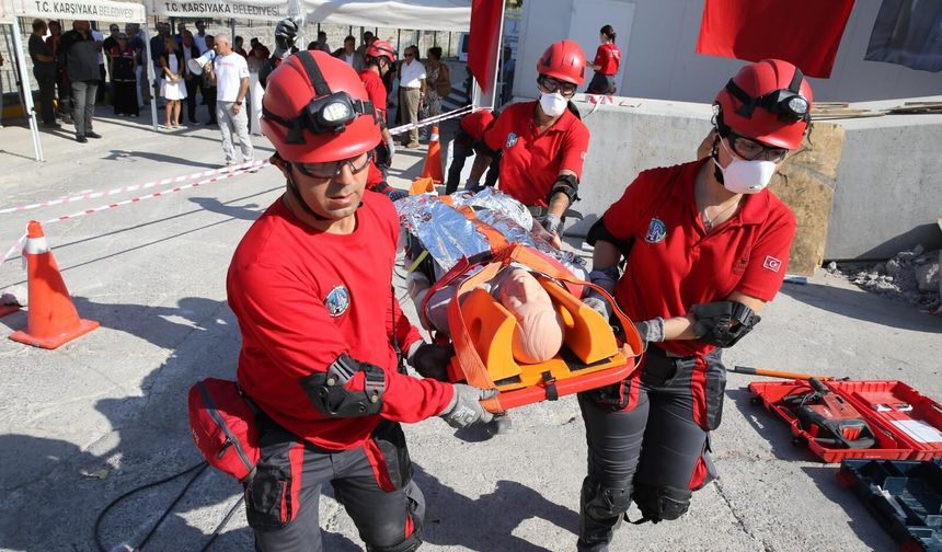 Karşıyaka afet gönüllülerini arıyor
