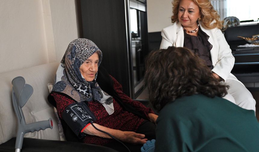 Bornova'nın çınarlarına anlamlı ziyaret
