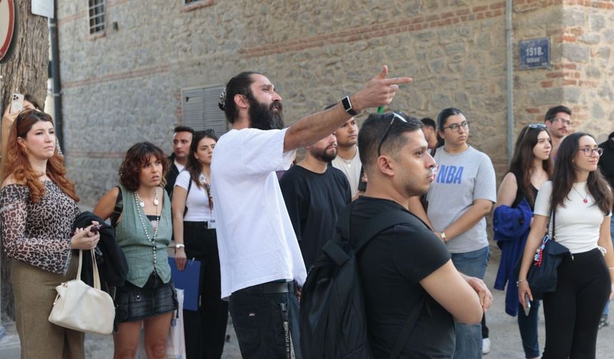 Konaklı gençler Yerel Tarih Gezisiyle Alsancak'ı keşfe çıktı
