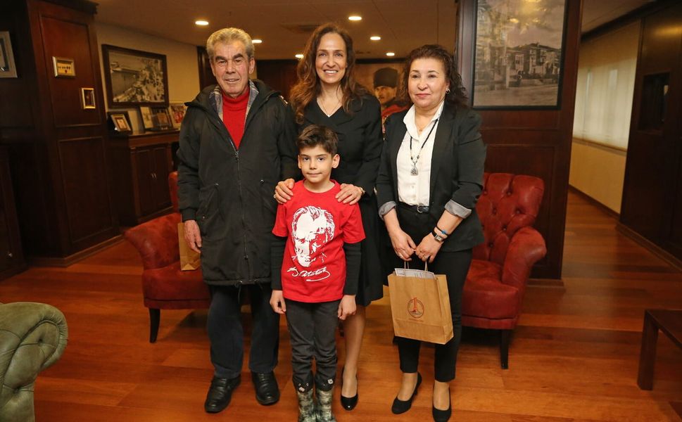 Karşıyaka Belediyesi yılın kitap tutkunlarını seçti