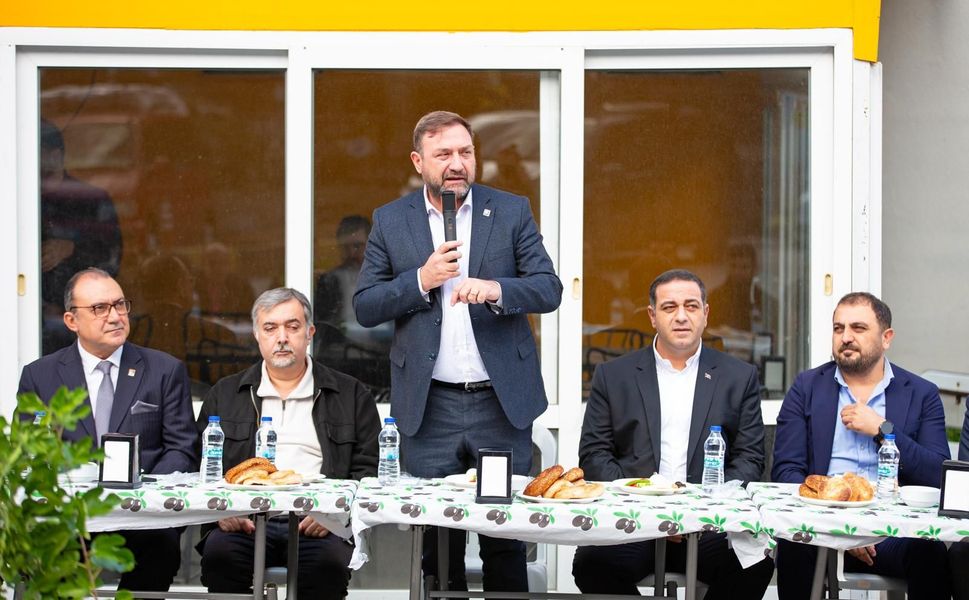 CHP İzmir sahada: Gümrükçü ve Uzun'dan Narlıdere'de ziyaret