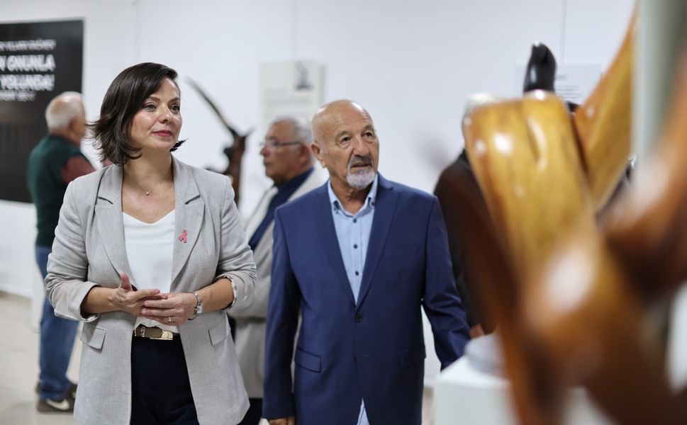 Karabağlar'da çevre dostu heykel sergisi açıldı