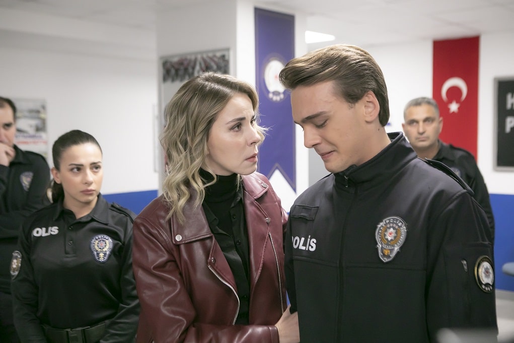 A R K A S O K A K L A R ‘ S U R G U N’ L E A G L A T A C A K 1013287 300642 Min