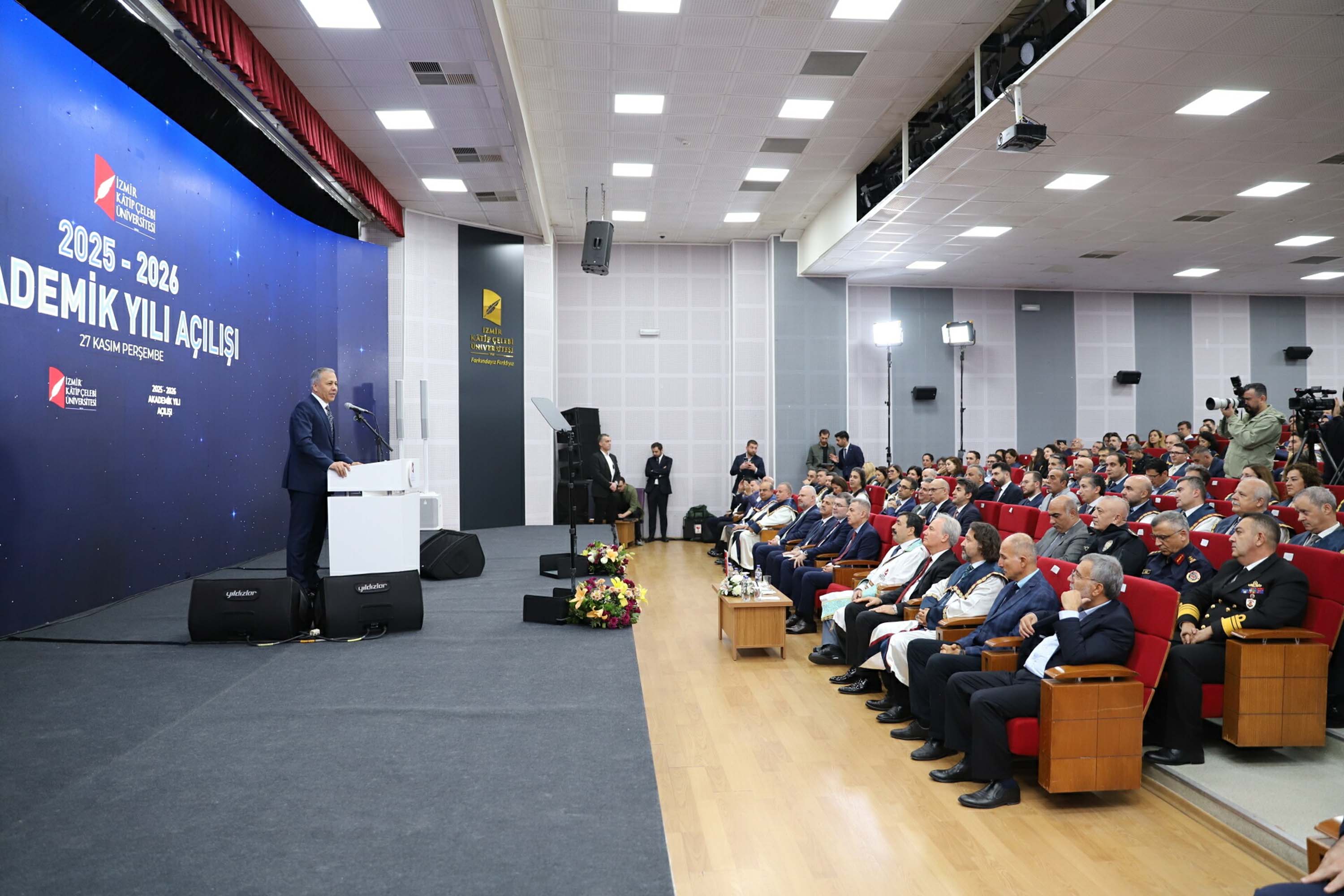 B A K A N Y E R L I K A Y A T R A F I K K U L T U R U N U G E N C L E 1036681 307663 Min