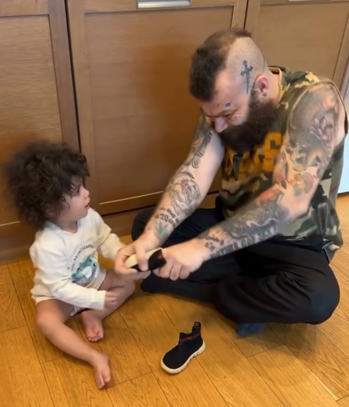 I S T A N B U L B E Y O G L U’ N D A R E S T O R A N C A L I S A N I N I 1016360 301534