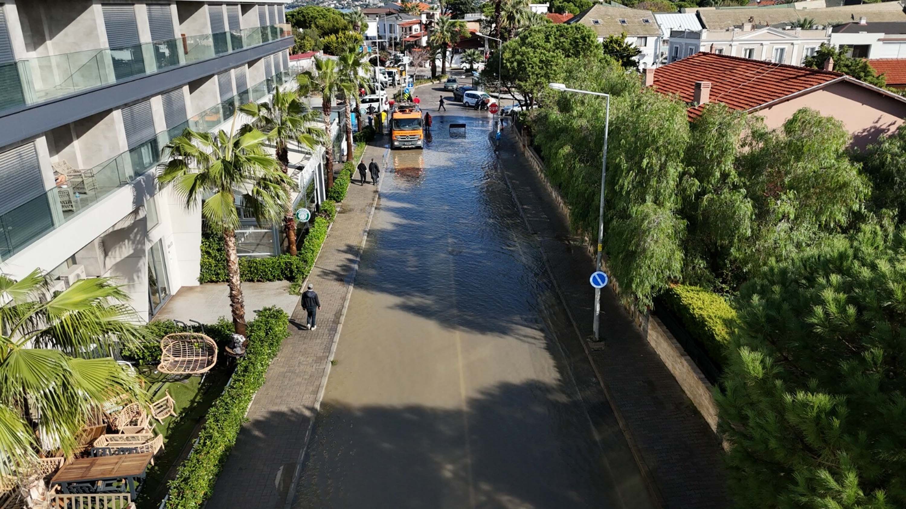 I Z M I R D E S A G A N A K E T K I L I O L D U (5) 1038992 308356 Min