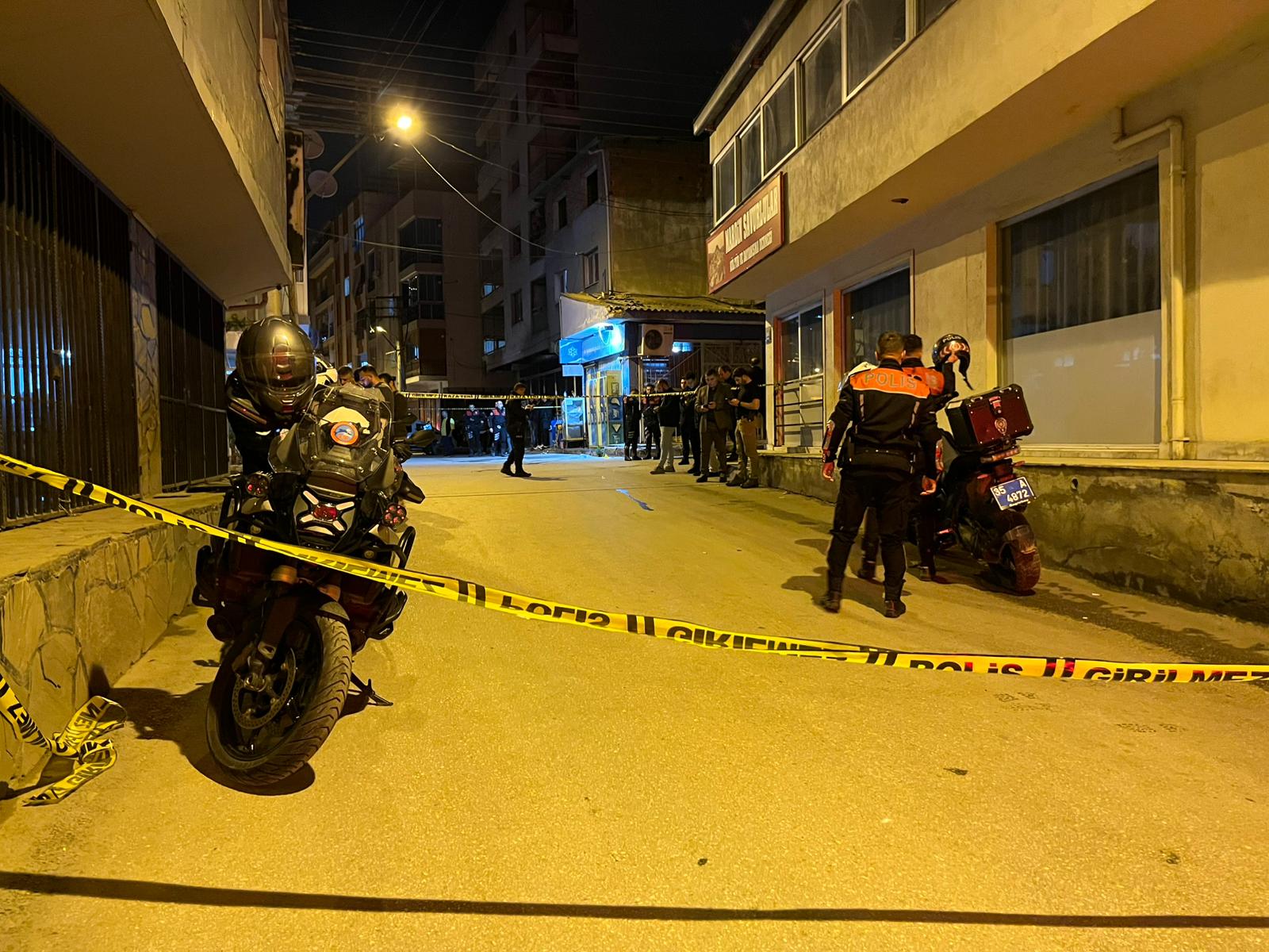 I Z M I R’ D E S O K A K O R T A S I N D A S I L A H L I S A L D I R 1011358 300021