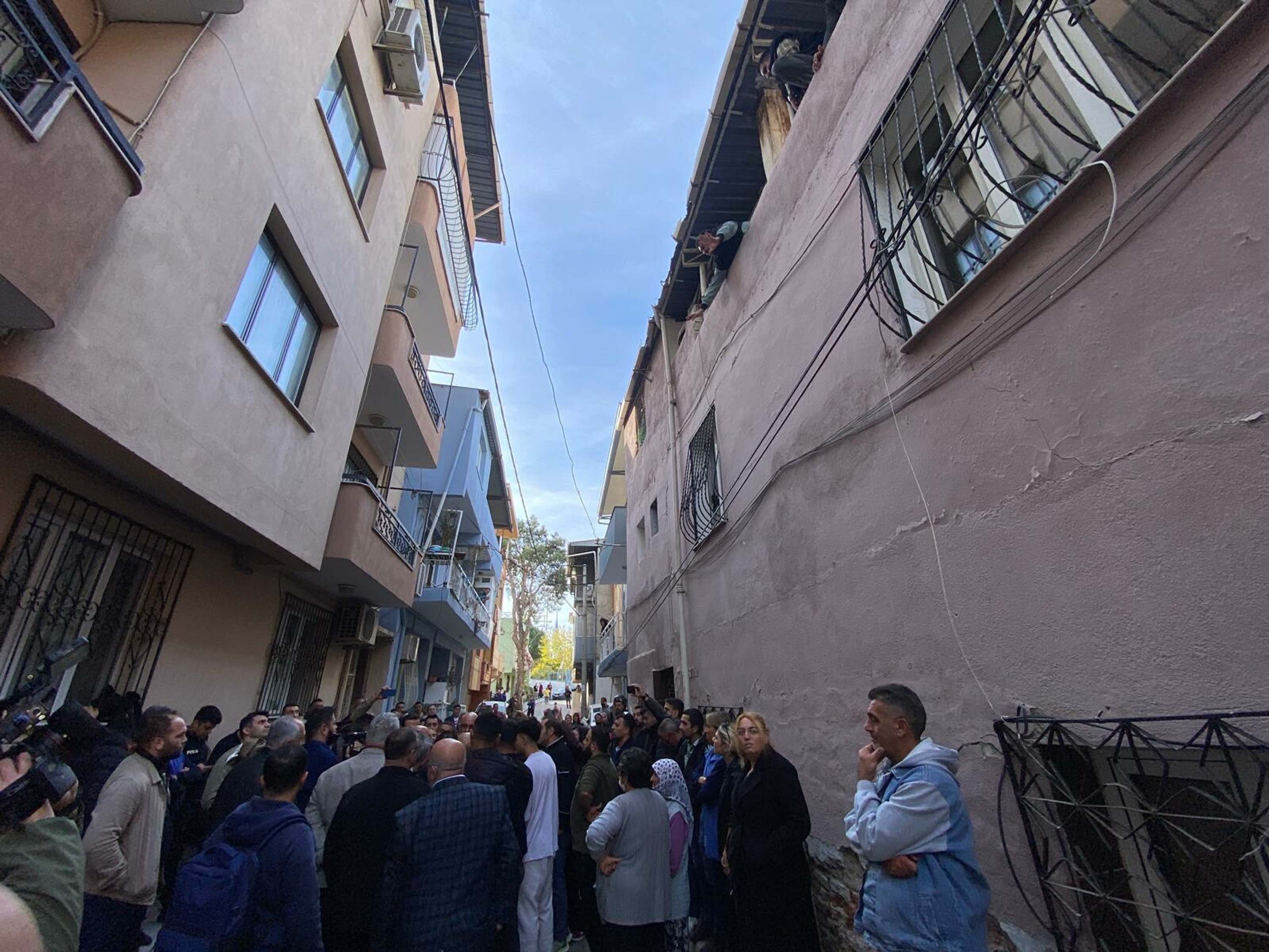 I Z M I R’ D E T A H L I Y E A R B E D E S I 1026348 304562 Min