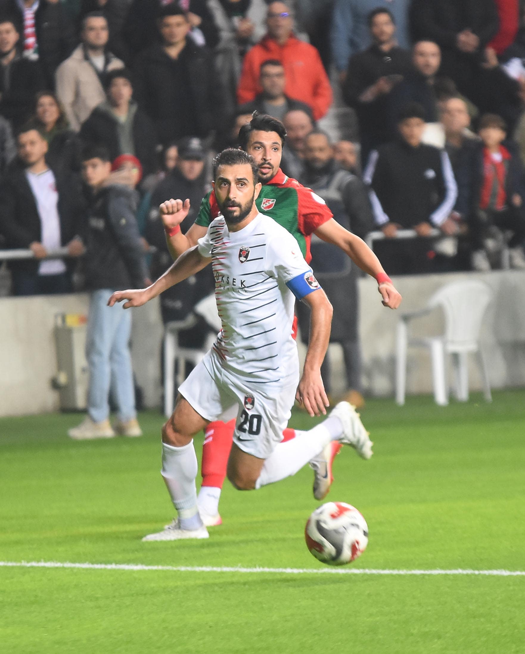 K A R S I Y A K A D E N I Z L I I D M A N Y U R D U F O T O G R A 1039682 308545 Min