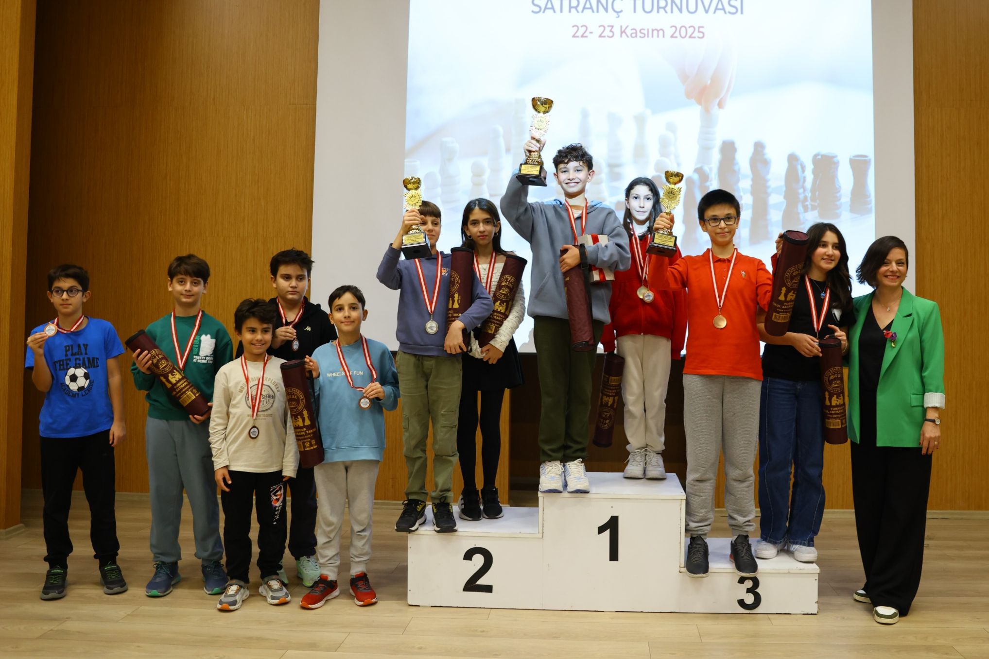 Karabağlar Belediyesi Başöğretmen Satranç Turnuvası (8) Min