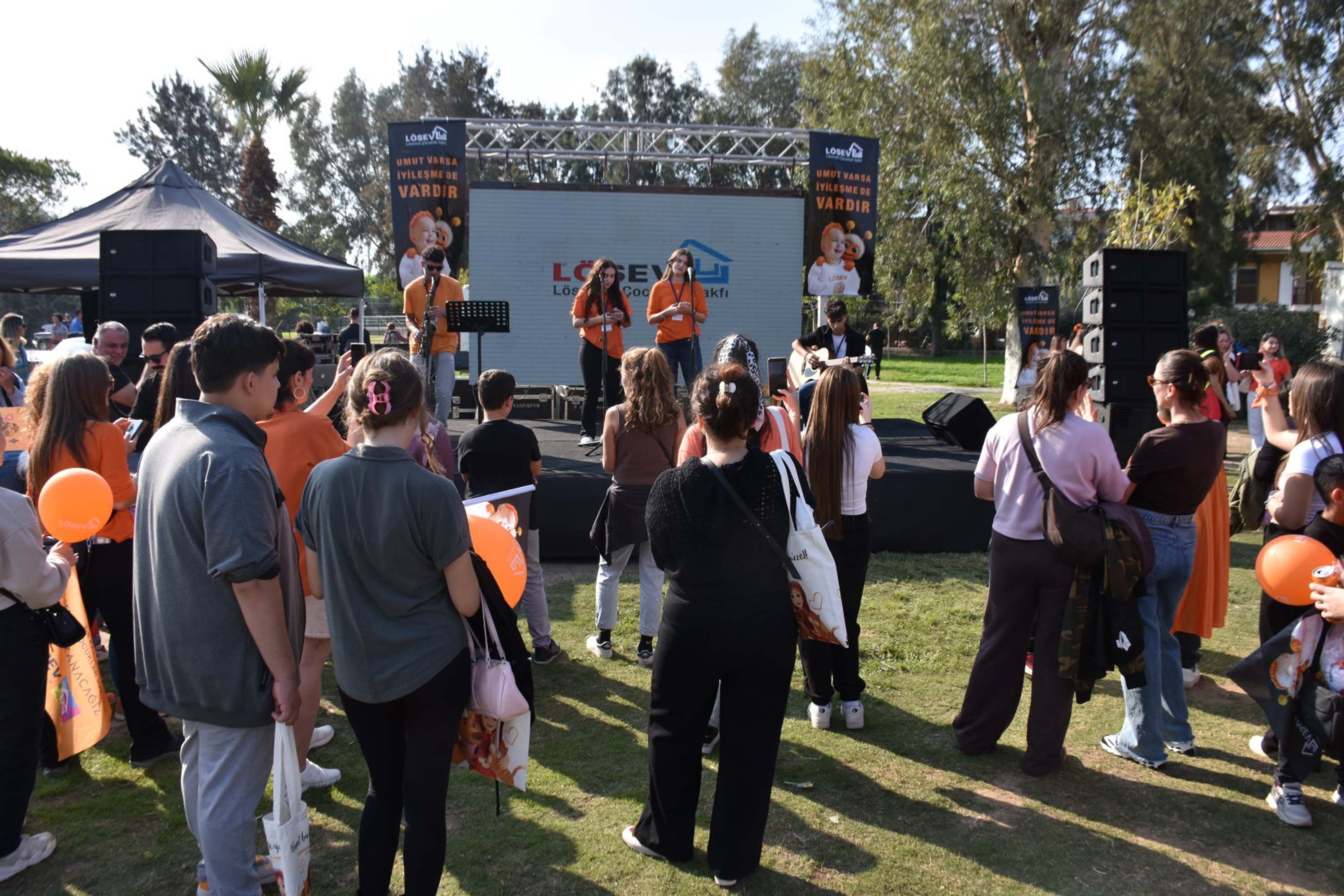 L O S E V D E N I Z M I R’ D E F A R K I N D A L I K K O R T E J I E 1005491 298322 Min