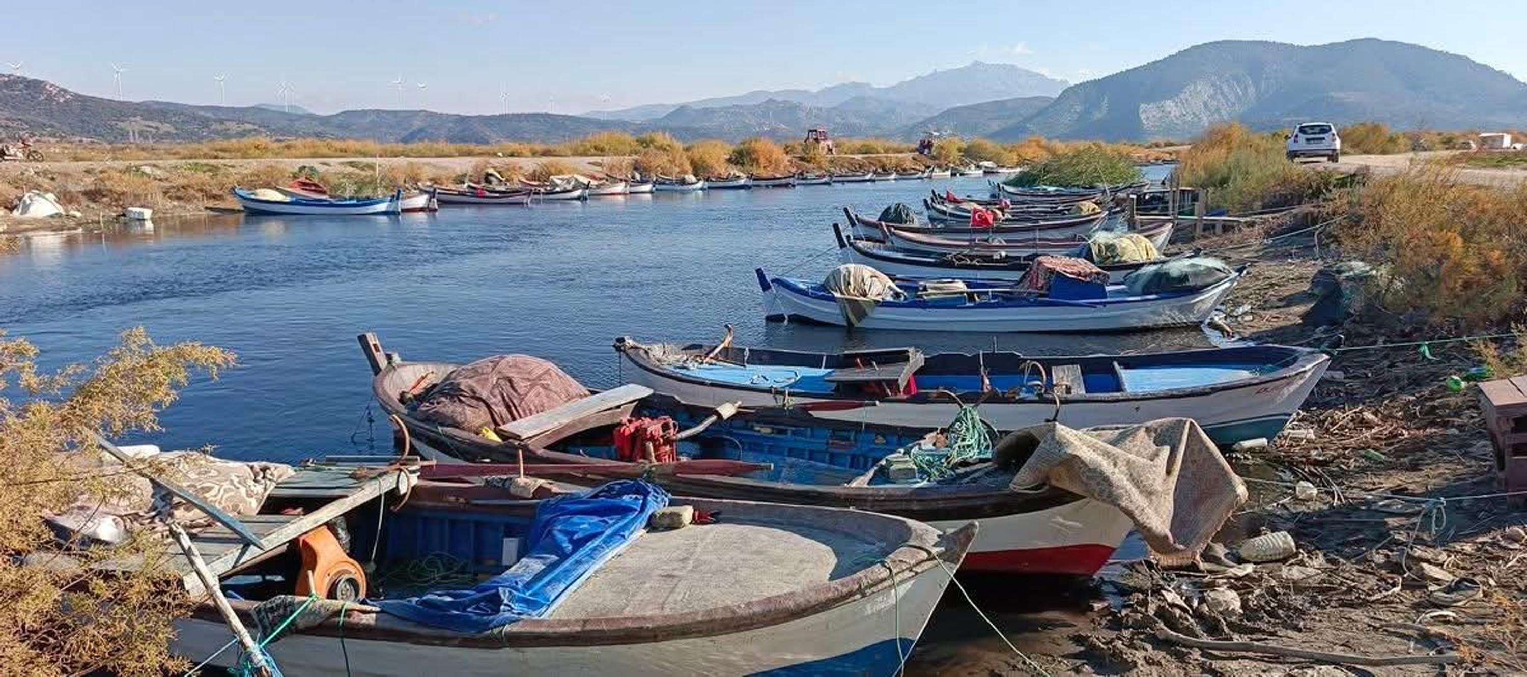 B U Y U K M E N D E R E S N E H R I K I R L I L I K N E D E N I Y L E 1084627 321917 Min