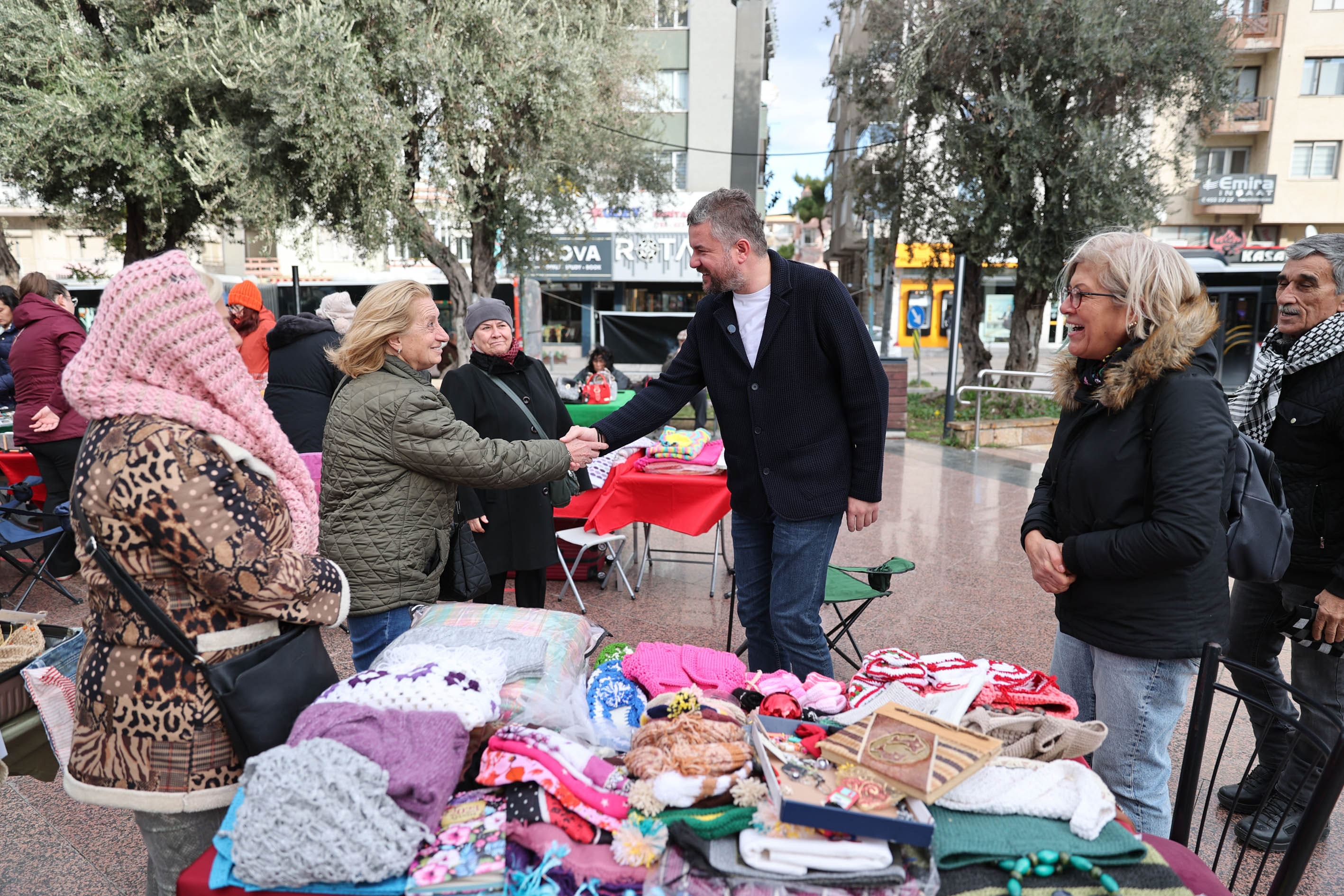 Buca Yeniyıl Pazarı1 Min