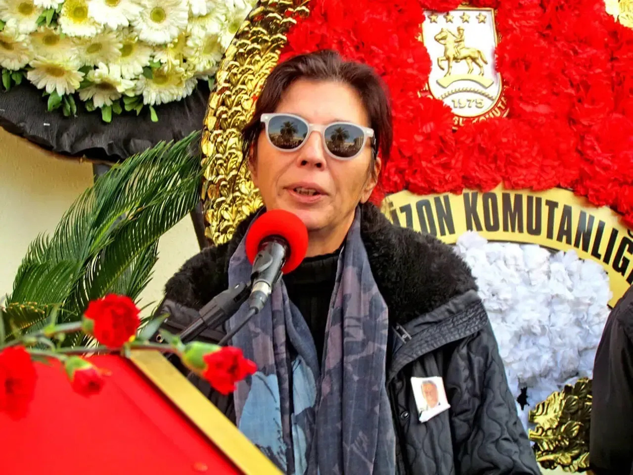 Cesme Eski Belediye Baskani Faik Tutuncuoglu Son Yolculuguna Ugurlandi 1765925050