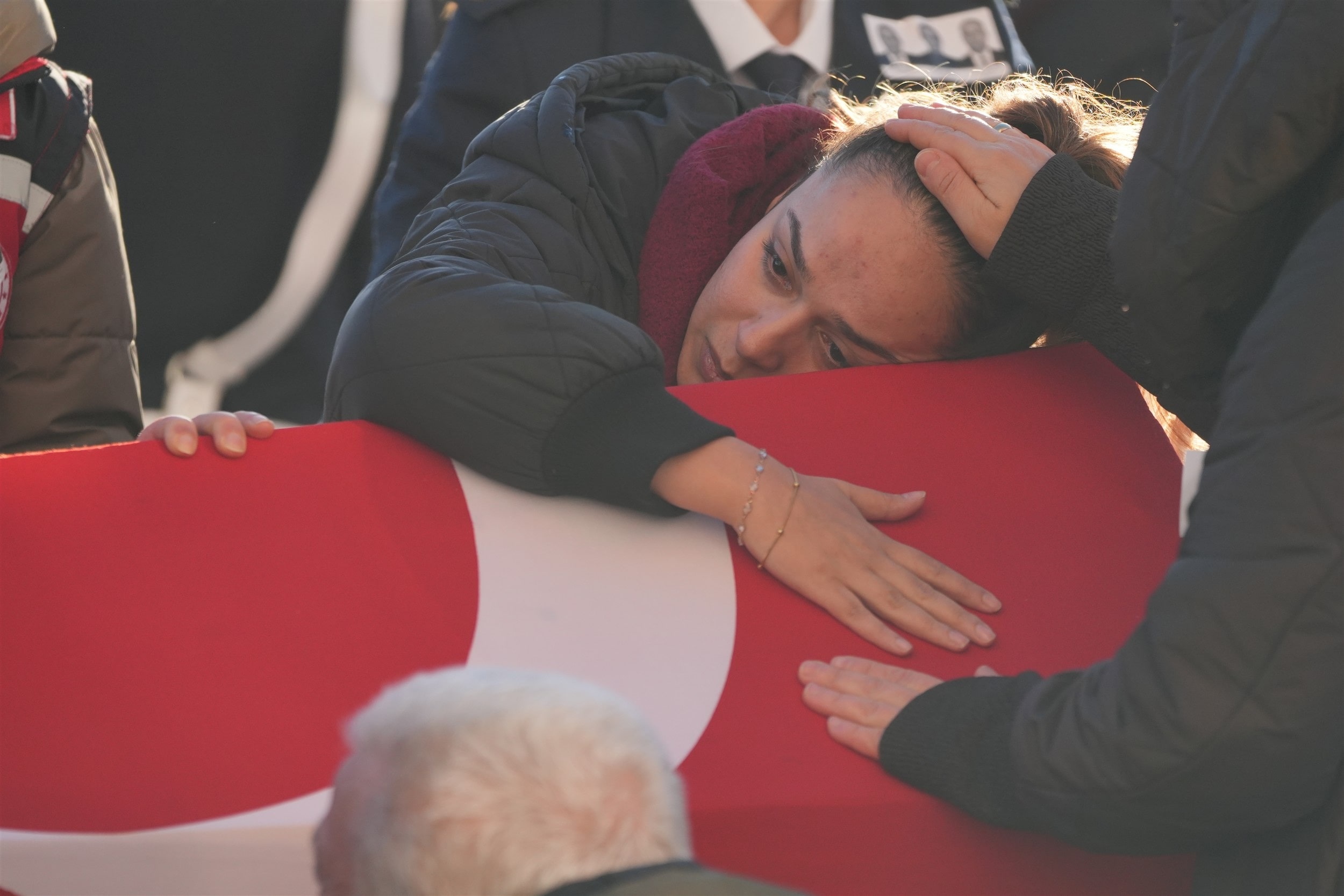 D E A S O P E R A S Y O N U N D A S E H I T O L A N 3 P O L I S I C 1087496 322808 Min