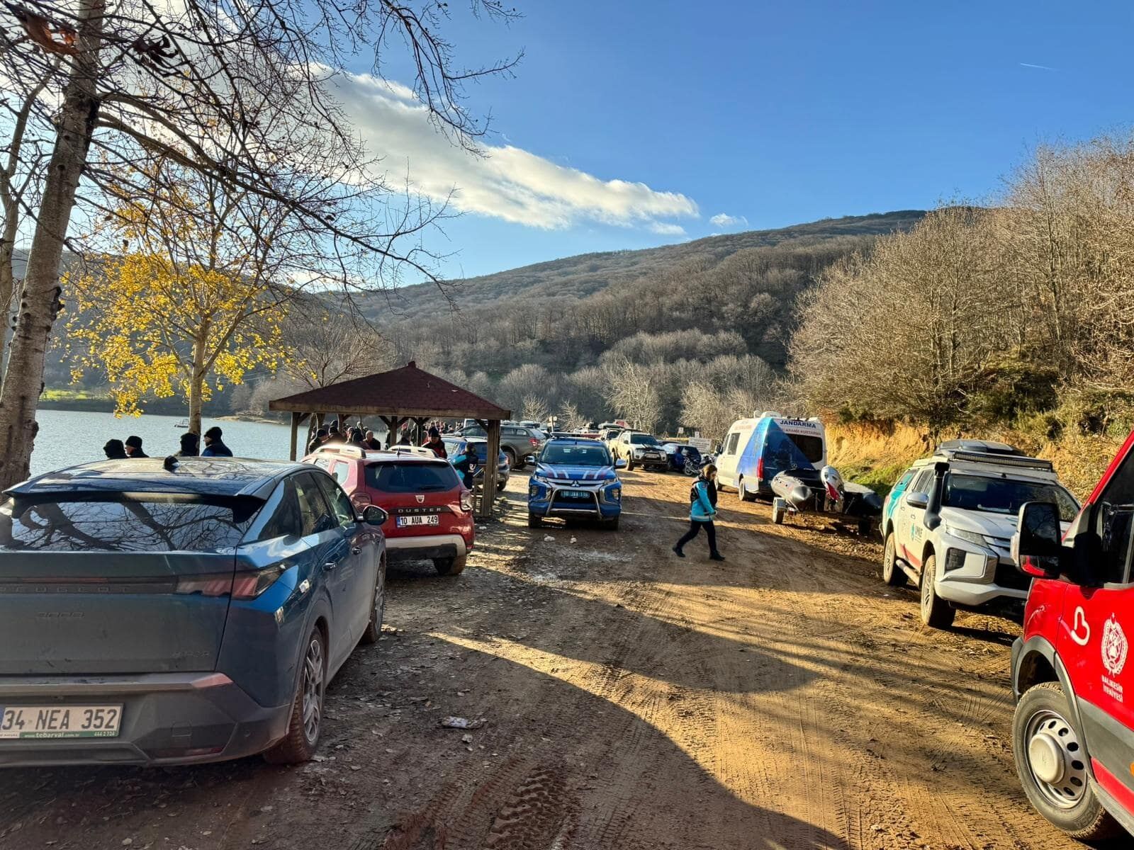 E R K E K A R K A D A S I Y L A T A R T I S T I G I K A M P T A N A R A 1086907 322599 Min