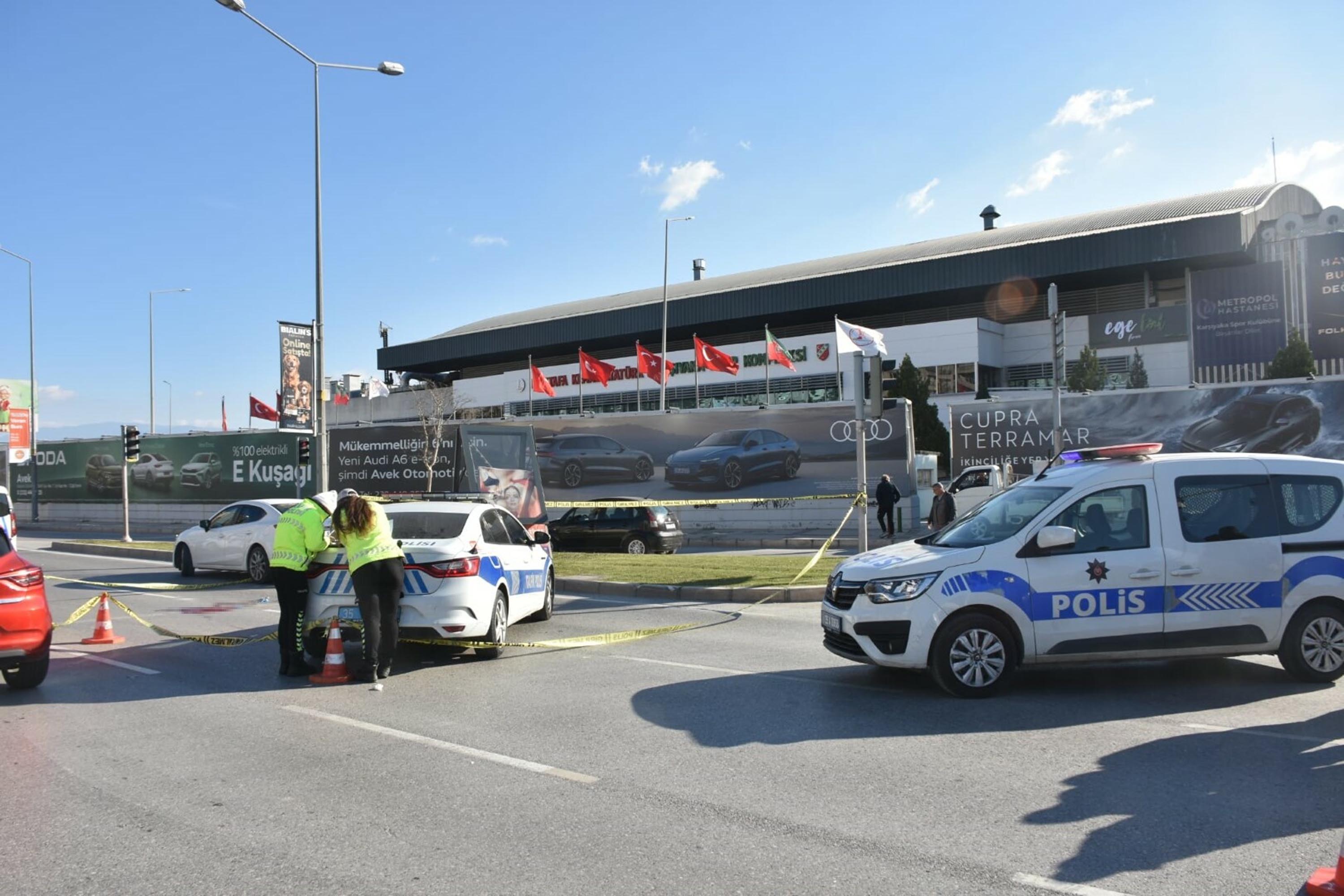 I Z M I R’ D E O T O M O B I L I N C A R P T I G I Y A Y A O L D U 1064585 315881 Min