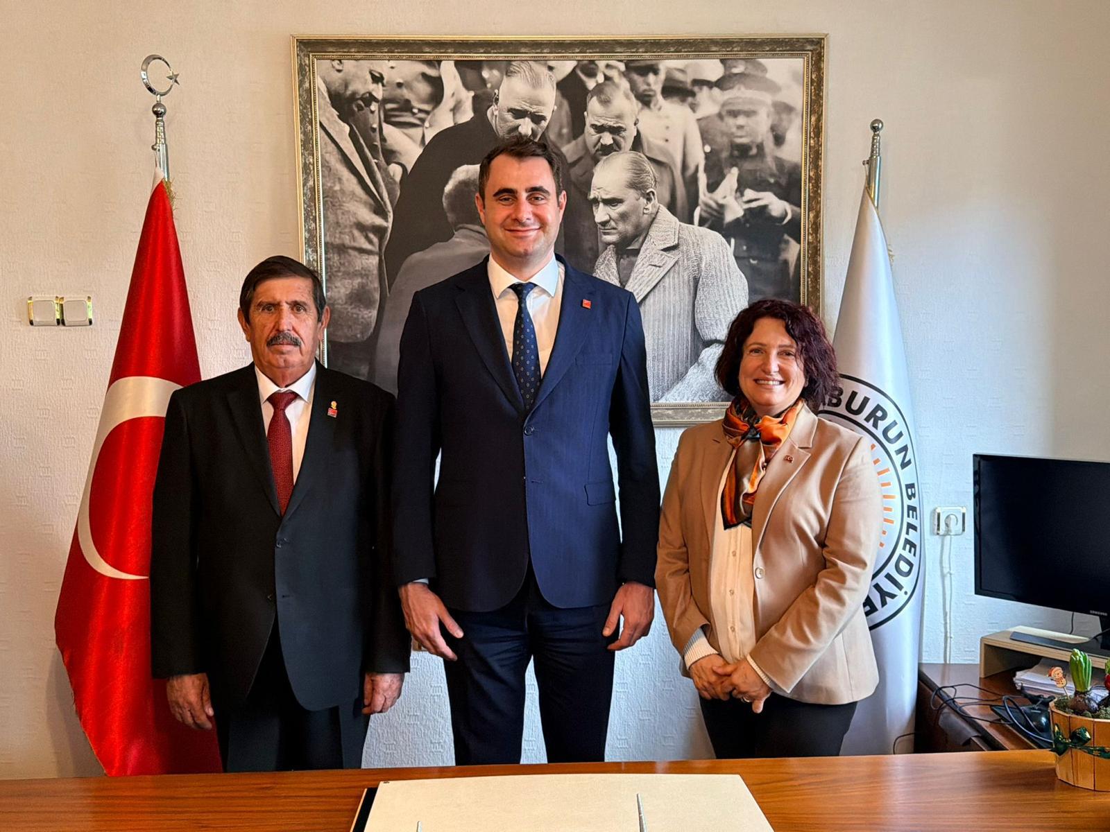 P H O T O 2025 12 25 19 18 09 Min