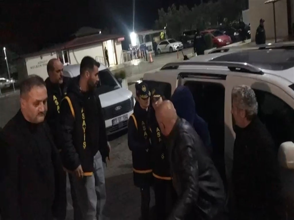 S A R K I C I G U L L U’ N U N K I Z I N I N A R K A D A S I S U L T A 1064879 315969 Min